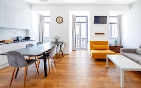 Lisboa Intendente 3Bedroom Apartment With Balcony